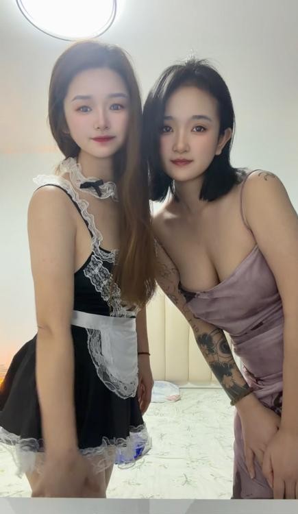 双飞口爆颜射姐妹花