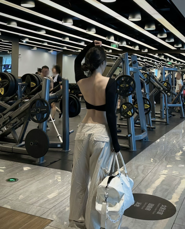魅魔小安琪