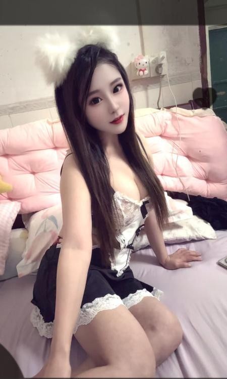 番禺黑丝女友小萝莉