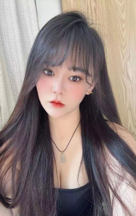 武侯性感粉嫩小师妹