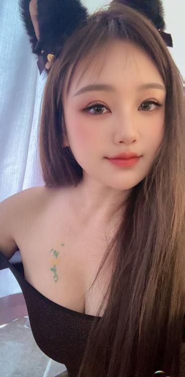高颜值多情趣御姐