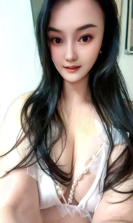 情迷巨乳骚盼盼