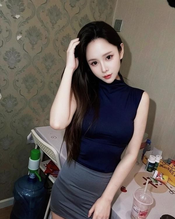 黄泥磅御姐小娜