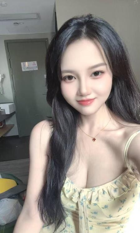 清纯可爱甜妹