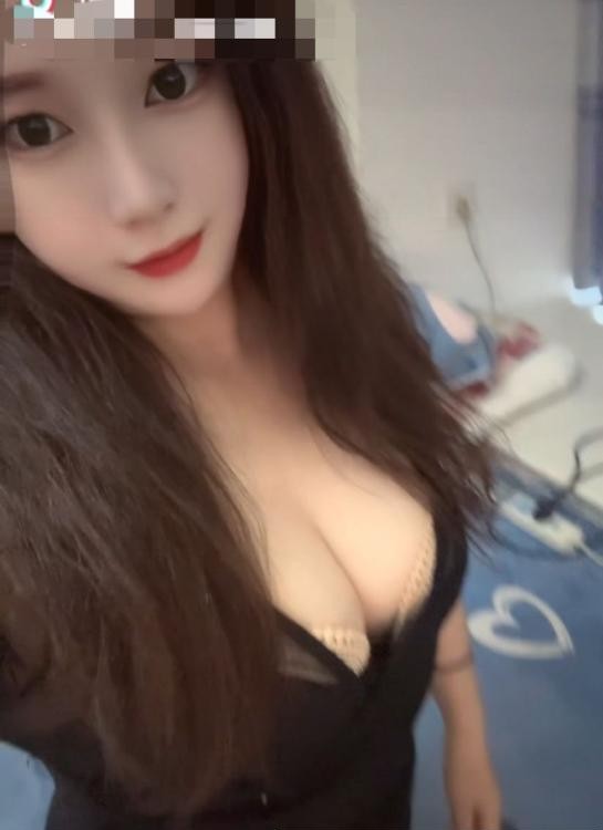 肥臀大胸人妻