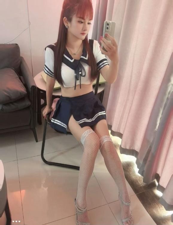黑丝制服诱惑骚妹