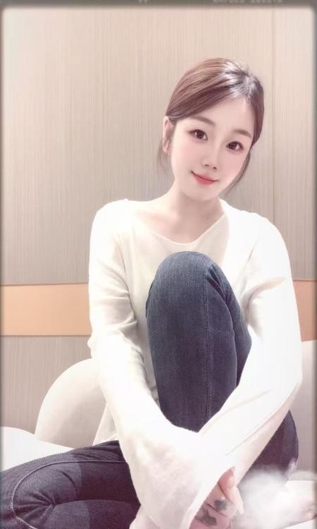 清纯特骚反差小嫂子
