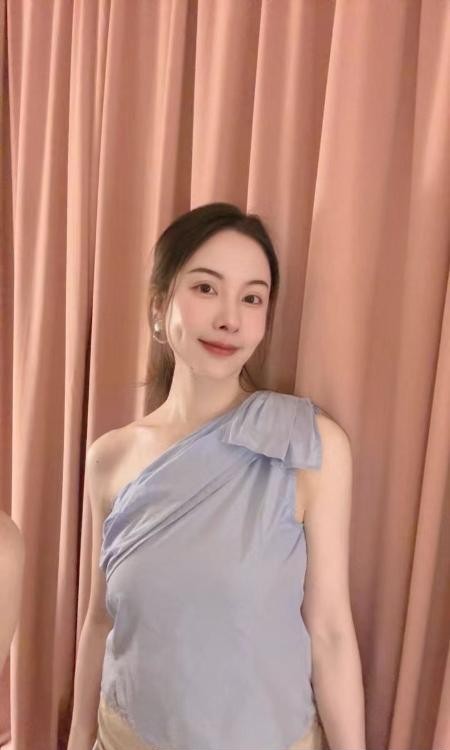 服务系朱莉老师