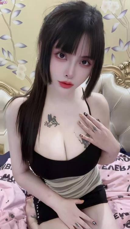 黄岛爆乳蜜桃臀沐沐