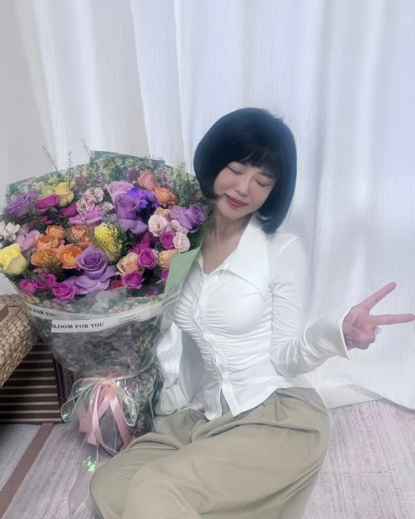 大胸翘臀风骚老师