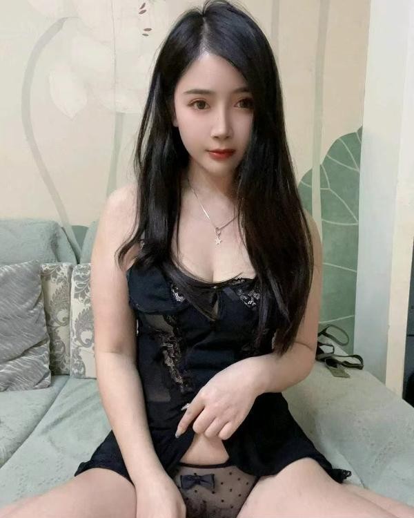 性感大胸翘臀骚妹