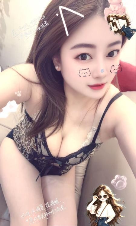 深喉锁喉口爆大胸妹