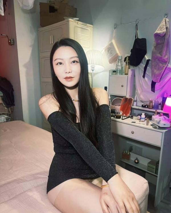 反食多次的小景老师