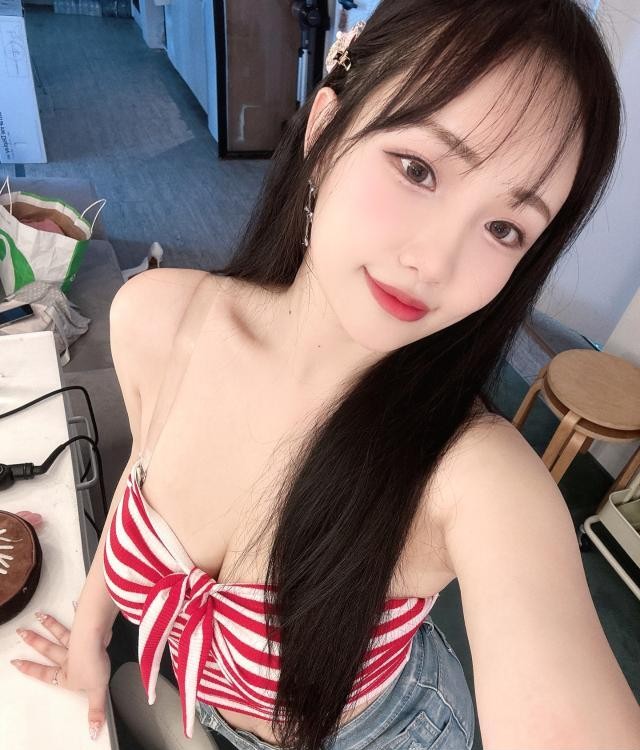小店纯欲美少女