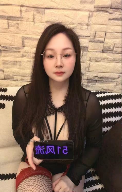 E罩杯巨乳妹子
