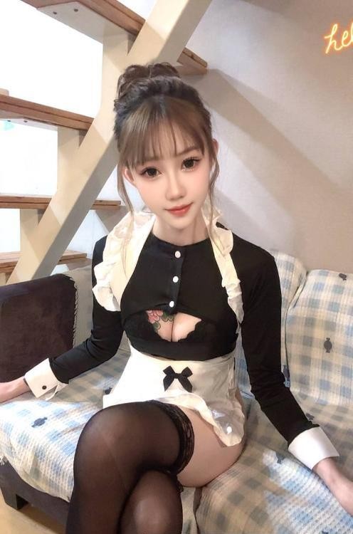 成都美乳纹身妹小井