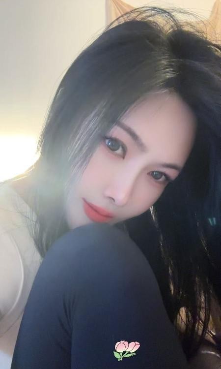 性感苗条清纯小妹