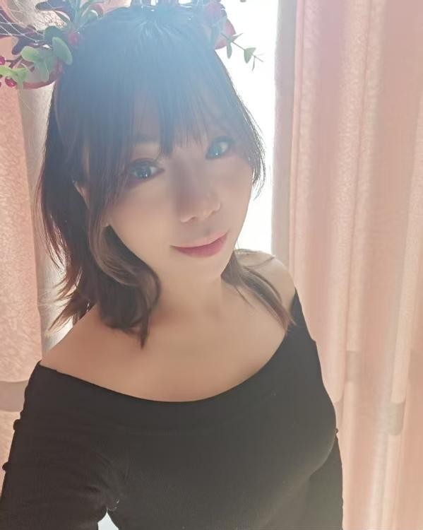 长舌少妇