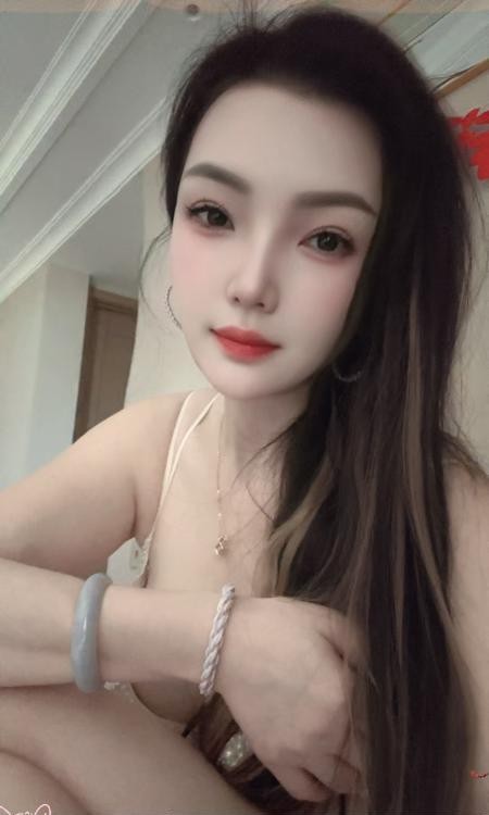  大胸小雪体验
