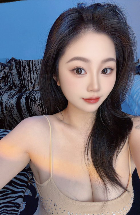 性感萝莉大奶mimi