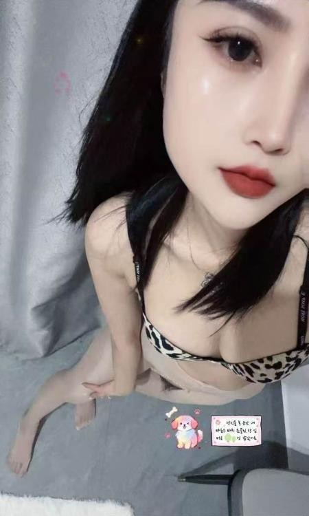 大长腿玩倒立