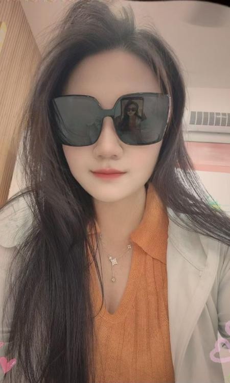 清纯反差妹