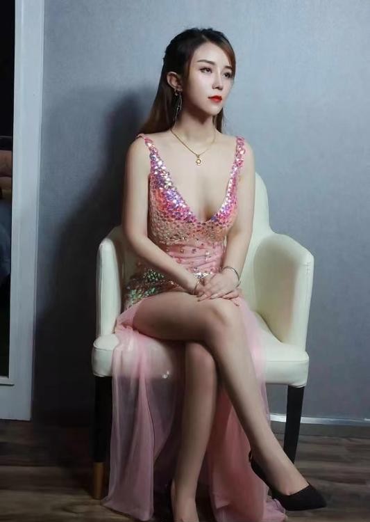 娇小型好服务姐姐
