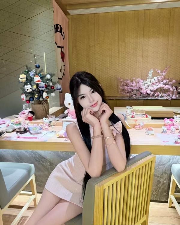 高颜值兼职模特