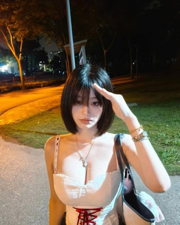 天河颜值美胸希希老师