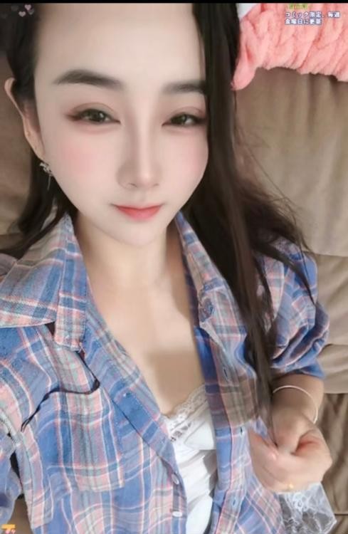 市中心小巧蝴蝶逼