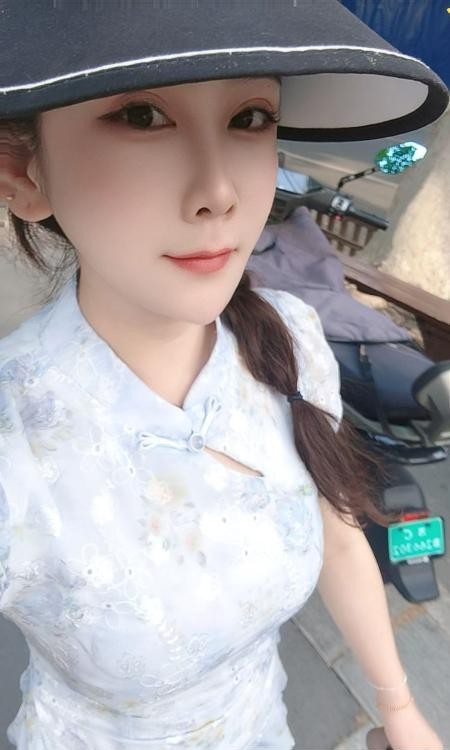 市中心小巧蝴蝶逼