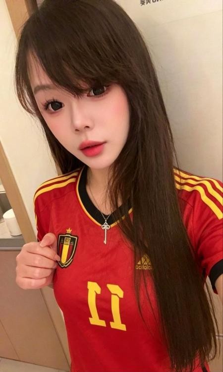 回锅鱼子酱老师