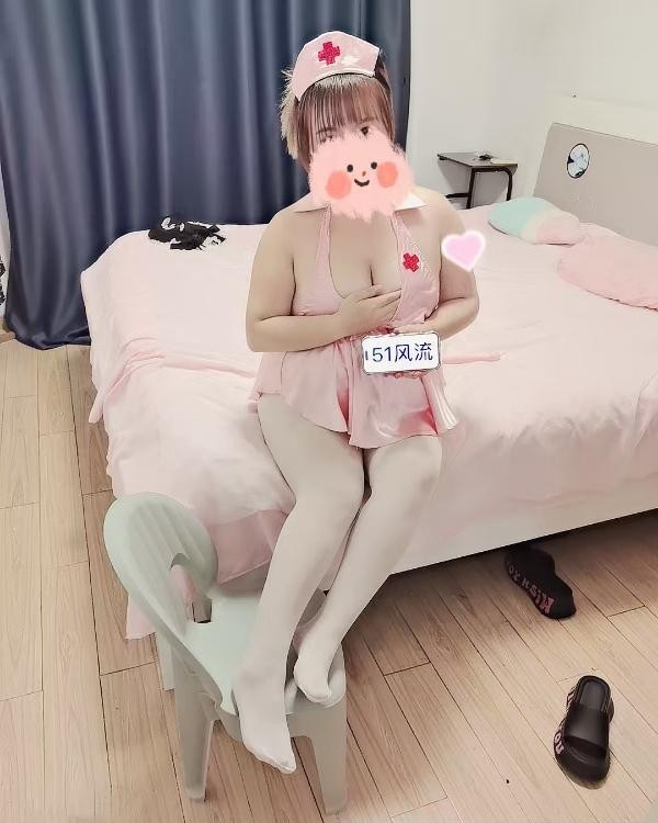 宝山坦克大胸妹