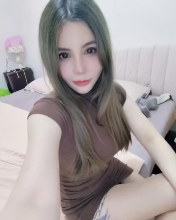 栖霞伊伊