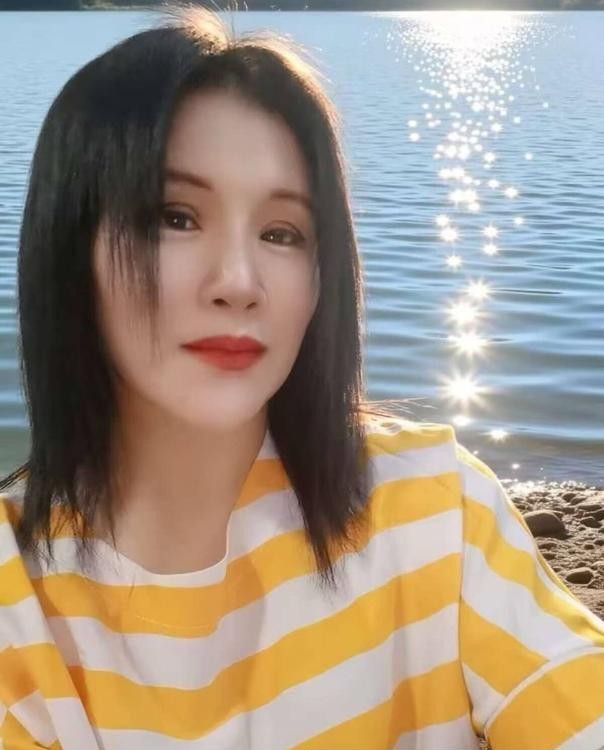 浦东瑜伽一字马少妇