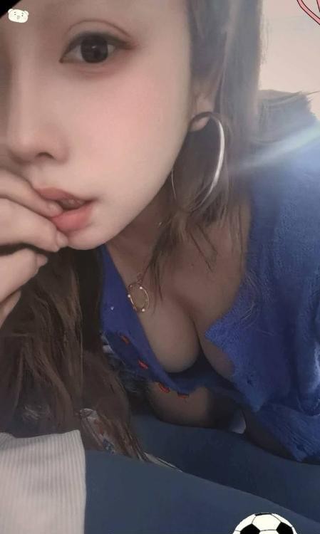 后入肥臀骚妞妞