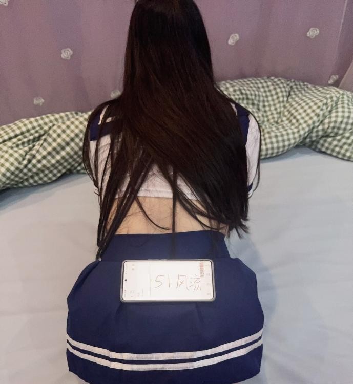 丰满喷水小姐姐