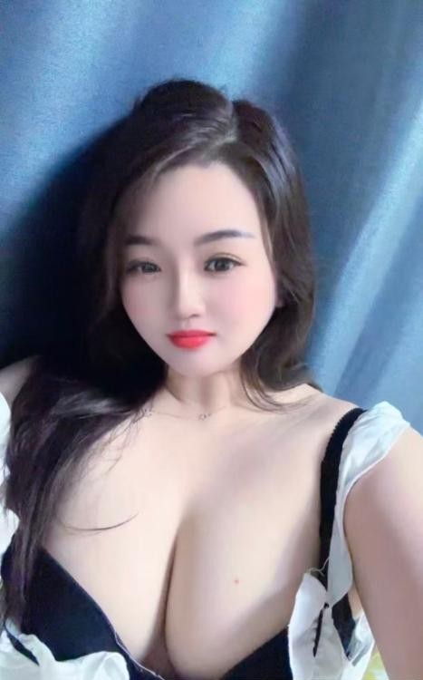 蜜儿大胸妹