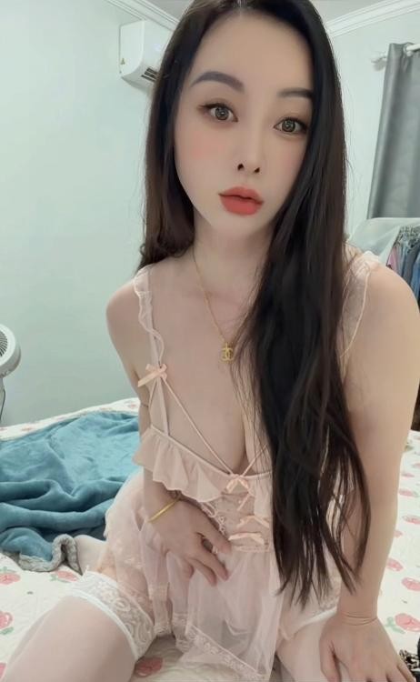 武侯制服诱惑安妮老师