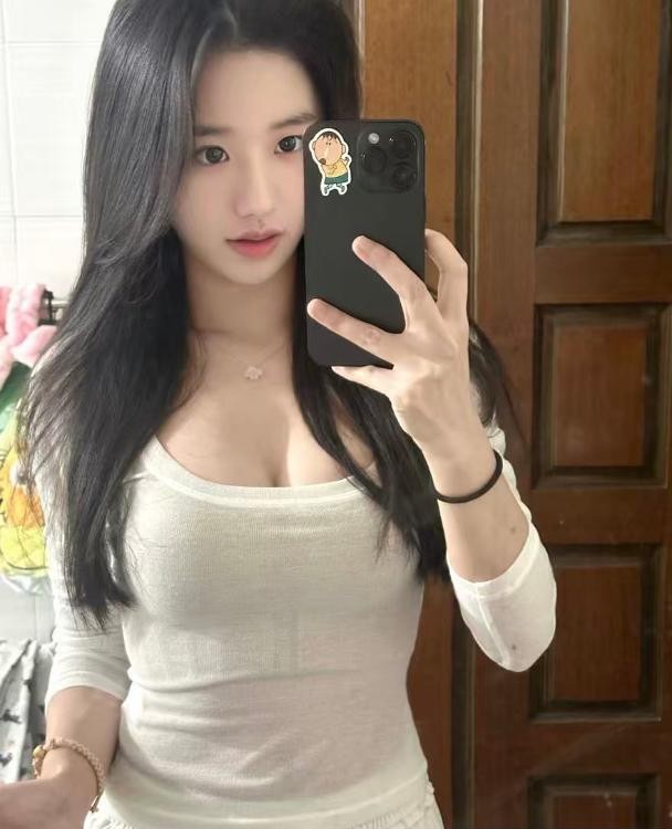 清纯反差萌妹