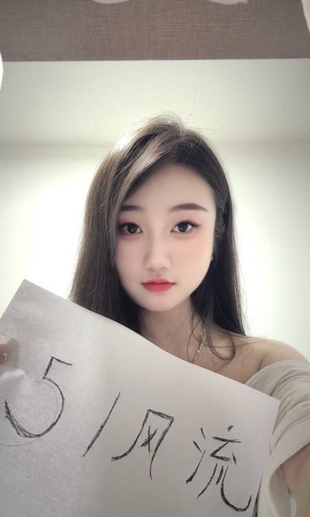 甜蜜舌吻雯雯