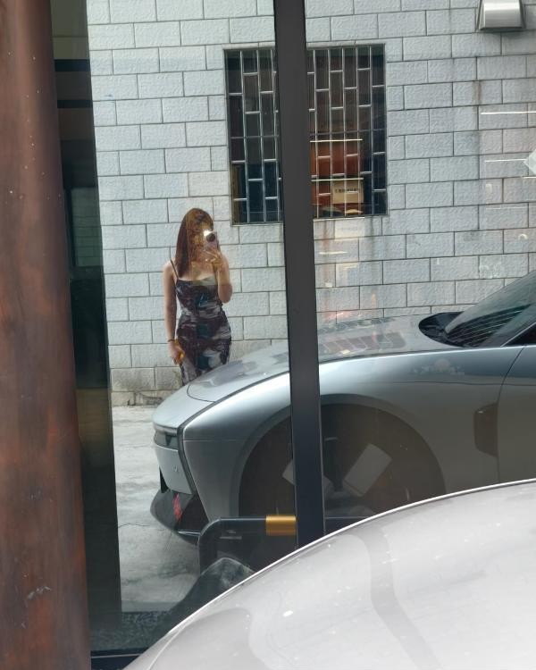 肥臀大奶美女
