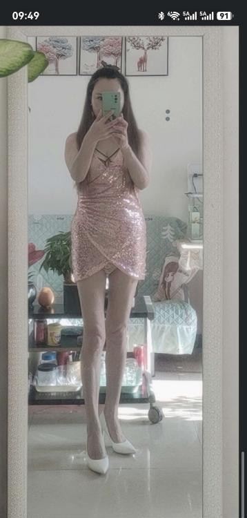 白嫩大奶风骚服务好