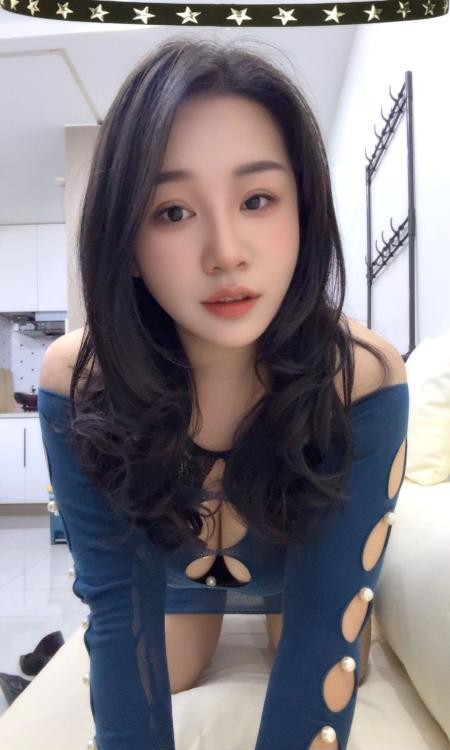 滨江美胸老板娘