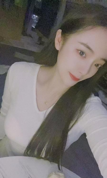 高颜中项口爆小姐姐