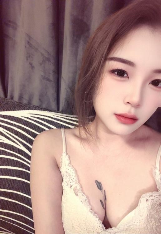 服务不催钟小幂幂