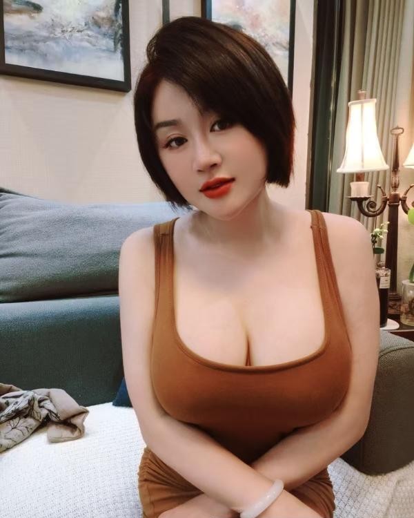 性感F奶茶茶