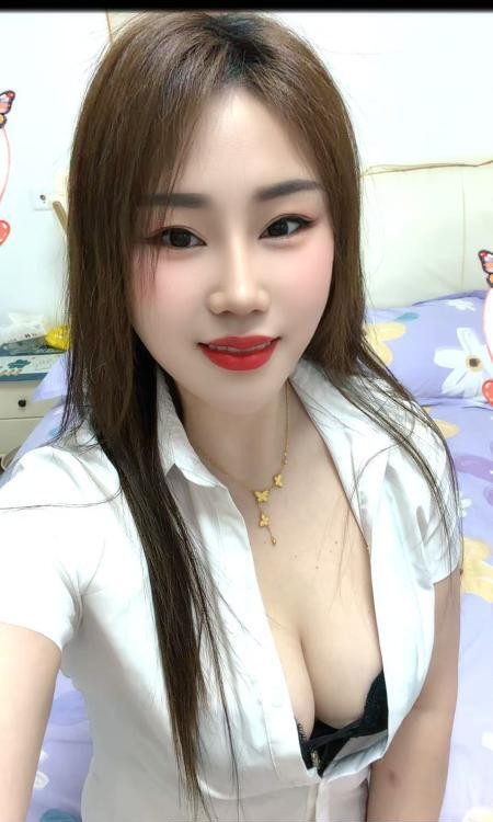 口活超爽的大胸少妇