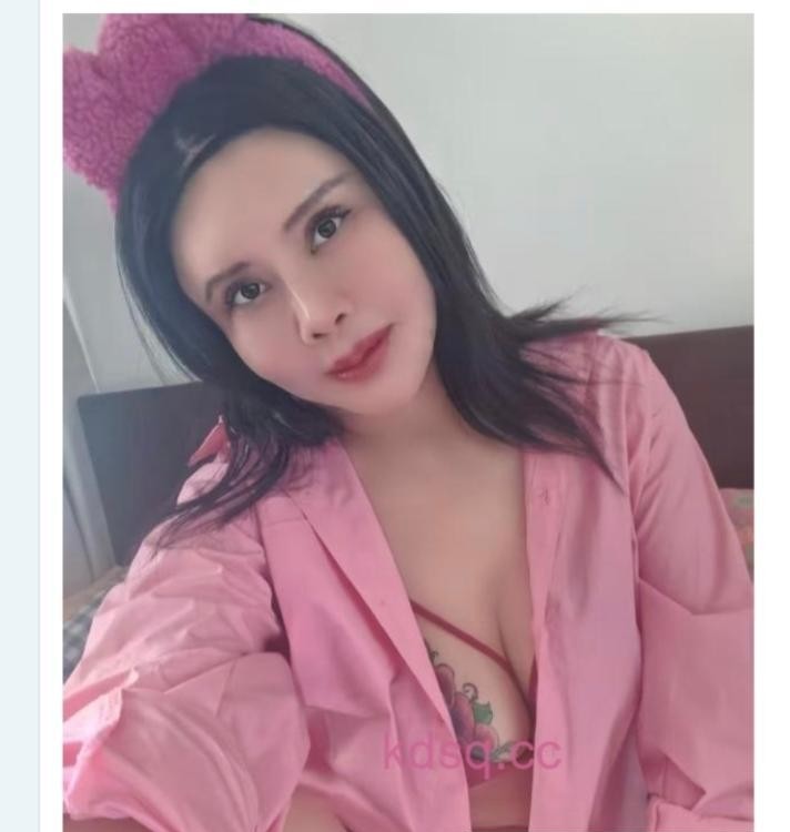 花胸风骚熟女