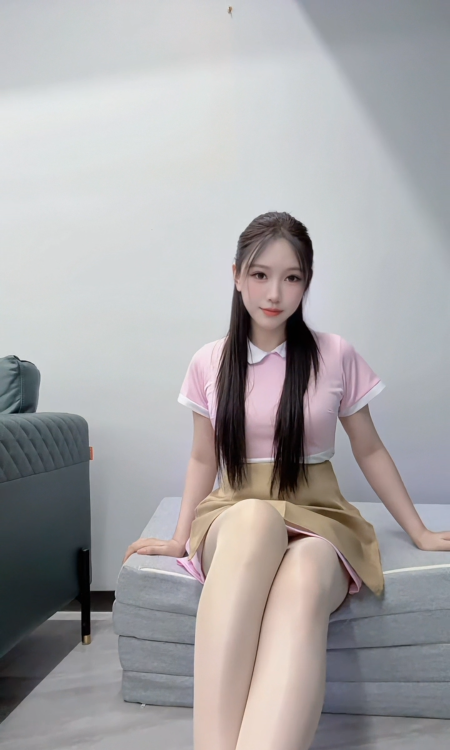 五堡翘臀妖精依琳